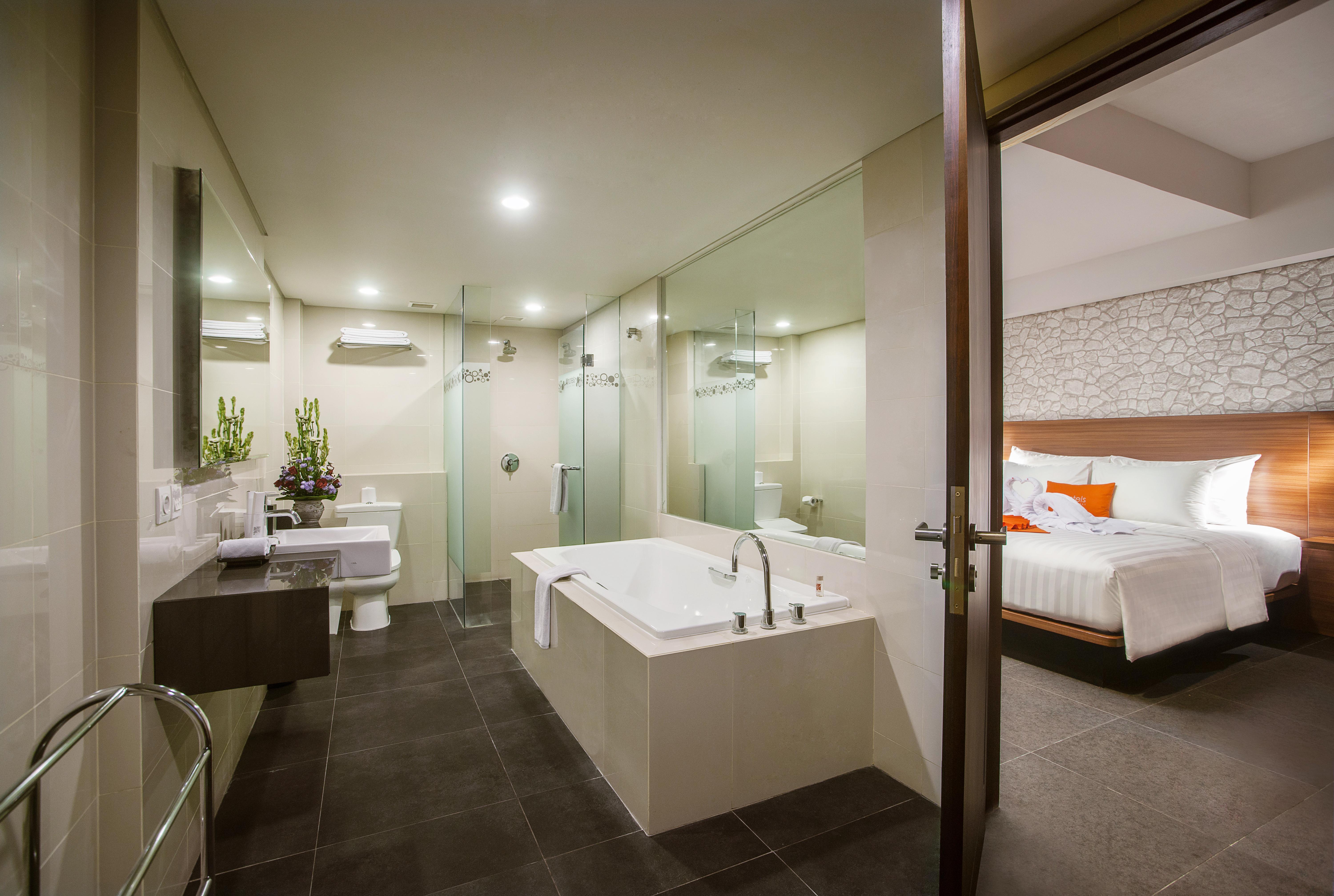 J4 Hotels Legian Экстерьер фото