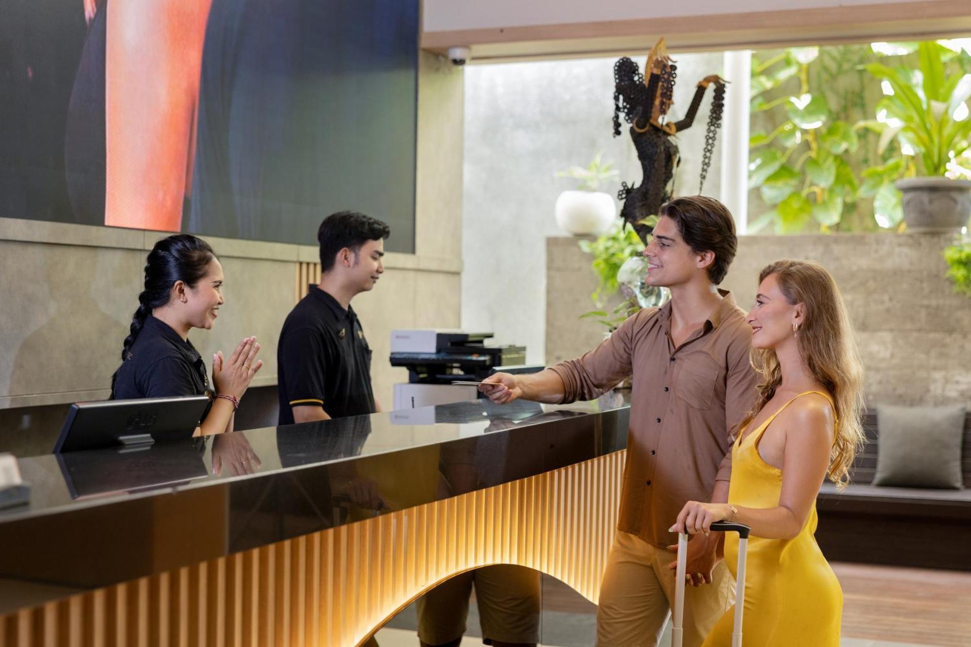 J4 Hotels Legian Экстерьер фото